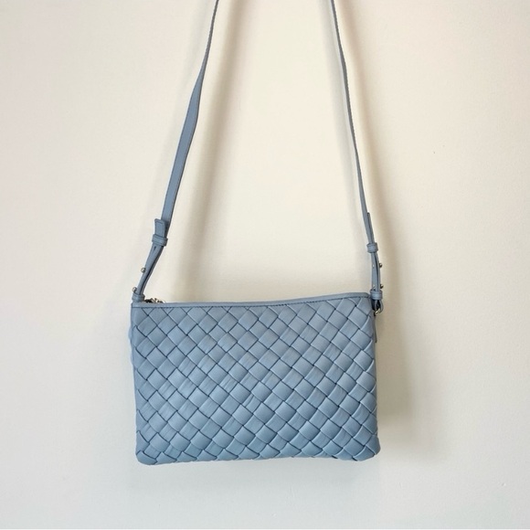 Vince Camuto NEW Adyna Leather Crossbody Purse with Chain Cerulean Blue - Picture 3 of 15